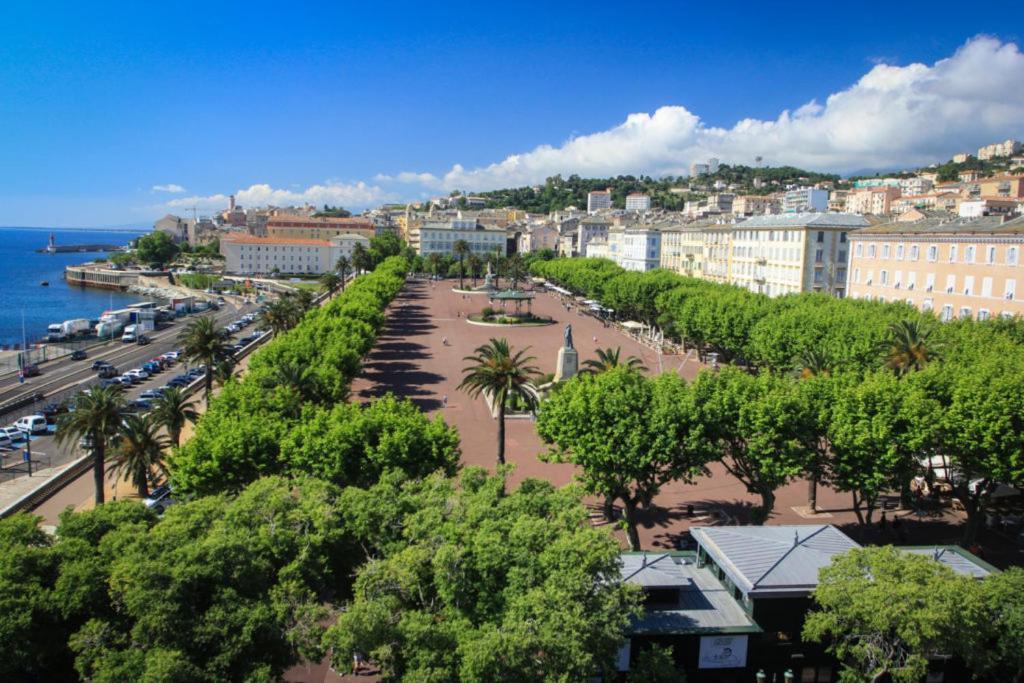 Appartement Climatise,Idealement Situe 100M Du Vieux Port. 바스티아 외부 사진